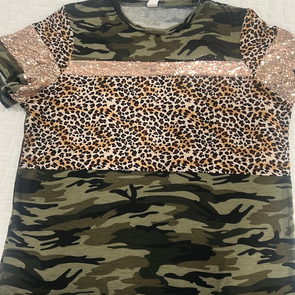 Camp & sequin top.